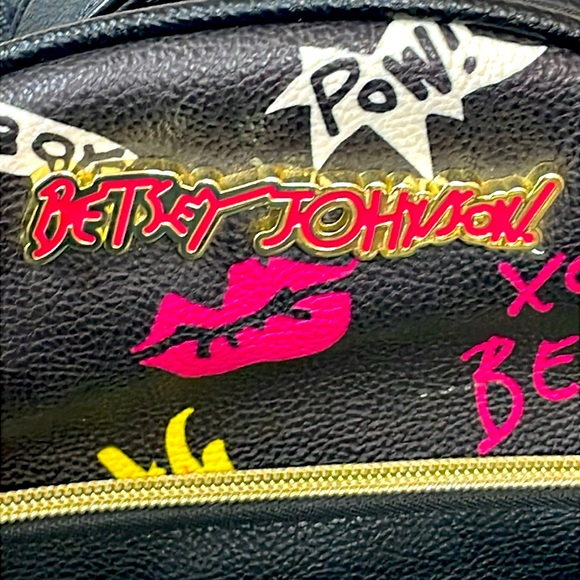 Betsy Johnson Fabulous Rare Faux Leather "Be Mine" Line Backpack Late 1990's - Picture 2 of 9